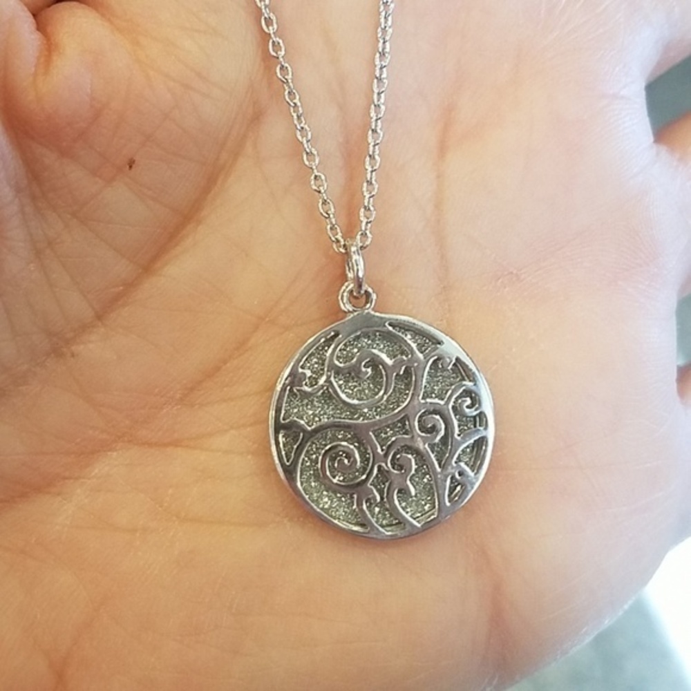 14k white gold plated filigree Glitter Necklace 18